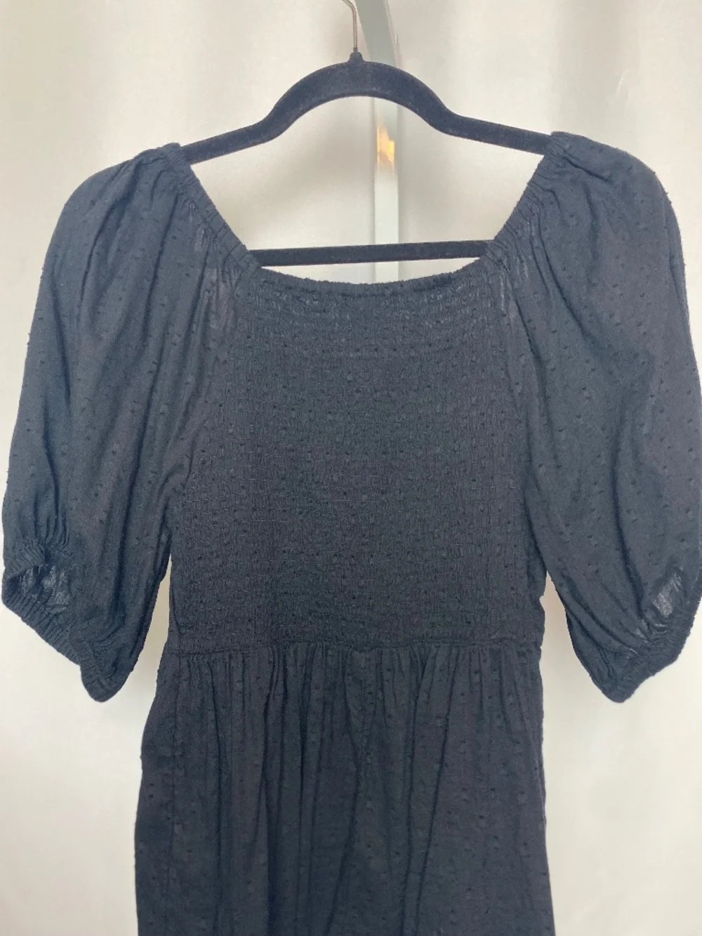 Old Navy Womenʻs Black Smocked Puff-Sleeve Textured Clip-Dot Blouse Medium
